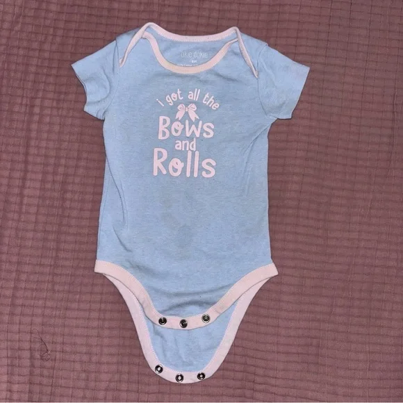 Carter’s Bodysuits in Pink and Blue - Picture 10 of 11